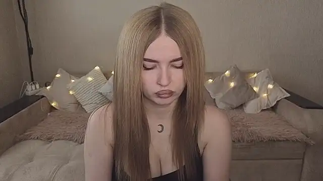 ViolettaLopez online show from October 3, 11:12 am