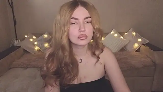 ViolettaLopez online show from October 21, 1:21 pm