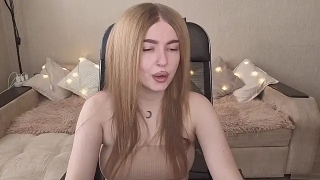 ViolettaLopez online show from October 12, 9:32 am