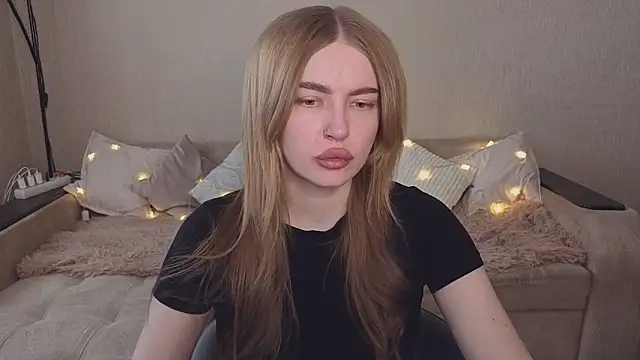 Snapshot of ViolettaLopez chatting on May 4, 1:03 pm ViolettaLopez online show from May 4, 1:03 pm