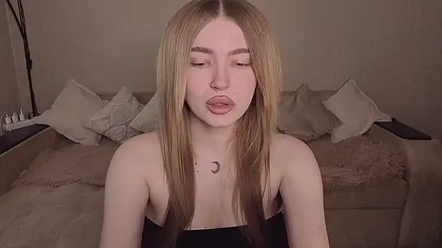Snapshot of ViolettaLopez chatting on May 9, 3:15 pm ViolettaLopez online show from May 9, 3:15 pm