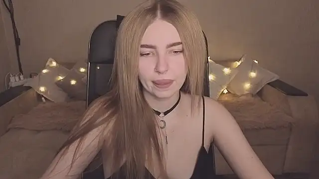 ViolettaLopez online show from November 28, 12:05 pm