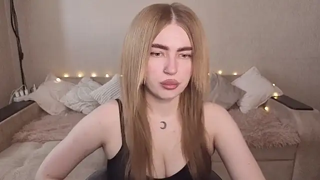 Snapshot of ViolettaLopez chatting on June 8, 11:22 am ViolettaLopez online show from June 8, 11:22 am