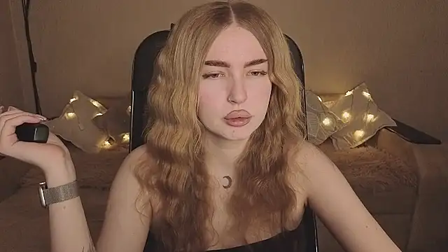 ViolettaLopez online show from February 23, 4:07 pm