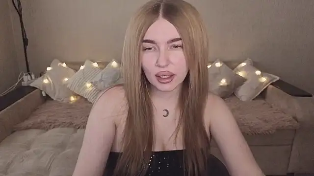 ViolettaLopez online show from October 22, 12:04 pm