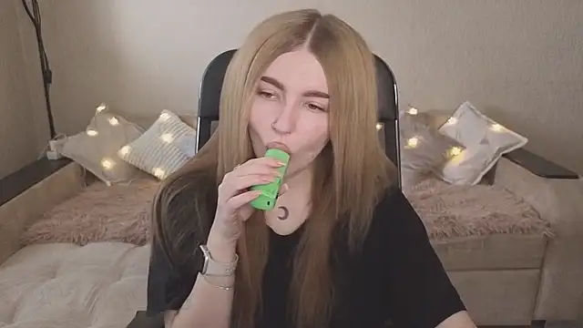 ViolettaLopez online show from October 11, 12:06 pm