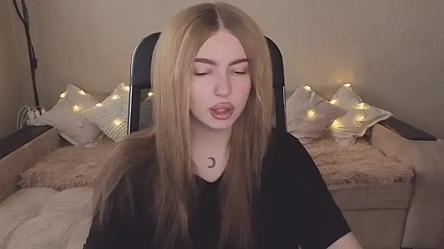 ViolettaLopez online show from October 13, 11:56 am