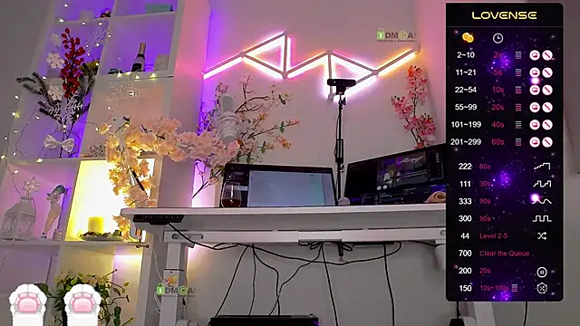 Snapshot of Elena-Marilyn chatting on November 23, 9:03 pm Elena-Marilyn online show from November 23, 9:03 pm