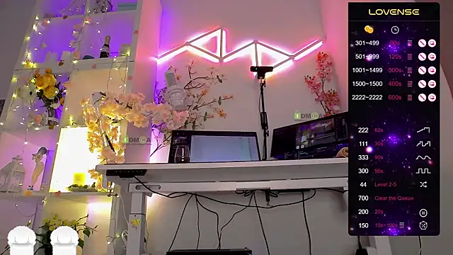 Snapshot of Elena-Marilyn chatting on March 3, 9:11 pm Elena-Marilyn online show from March 3, 9:11 pm