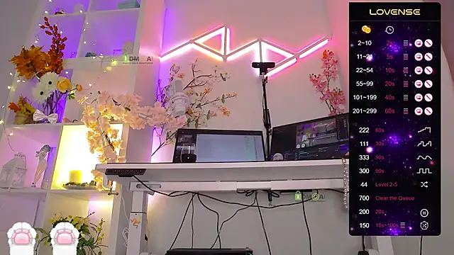 Snapshot of Elena-Marilyn chatting on November 7, 8:24 pm Elena-Marilyn online show from November 7, 8:24 pm