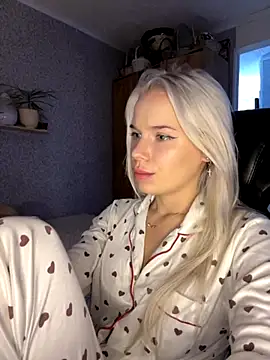 Snapshot of SIMBA_BOS chatting on November 26, 2:33 am SIMBA BOS online show from November 26, 2:33 am