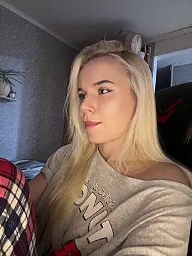 Snapshot of SIMBA_BOS chatting on December 15, 2:50 am SIMBA BOS online show from December 15, 2:50 am