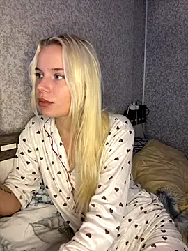 Snapshot of SIMBA_BOS chatting on October 25, 4:11 am SIMBA BOS online show from October 25, 4:11 am