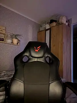 Snapshot of SIMBA_BOS chatting on December 4, 2:21 am SIMBA BOS online show from December 4, 2:21 am