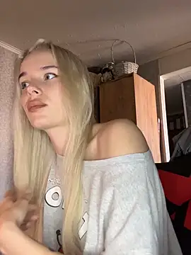 Snapshot of SIMBA_BOS chatting on February 13, 3:17 am SIMBA BOS online show from February 13, 3:17 am