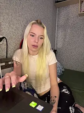 Snapshot of SIMBA_BOS chatting on October 22, 2:00 am SIMBA BOS online show from October 22, 2:00 am