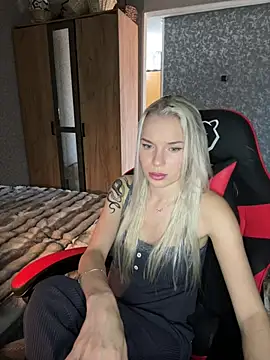 Snapshot of SIMBA_BOS chatting on February 25, 2:34 am SIMBA BOS online show from February 25, 2:34 am