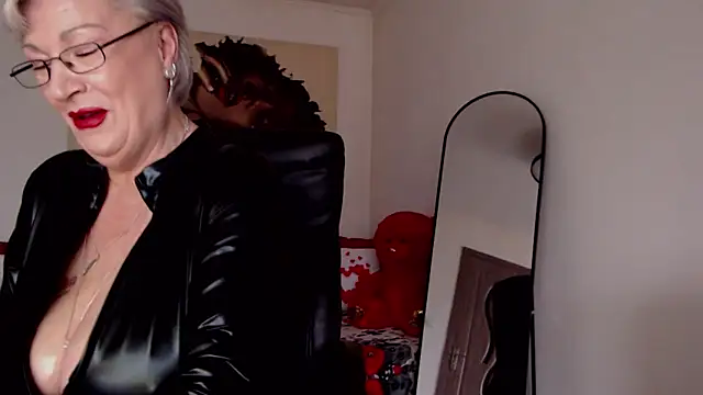 LaylaMilf online show from February 9, 6:55 am