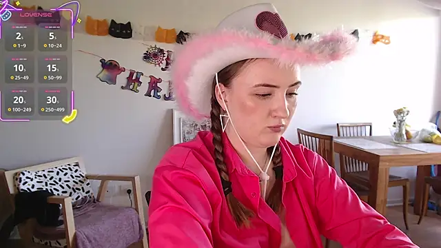 Black Eva  online show from October 31, 5:20 pm