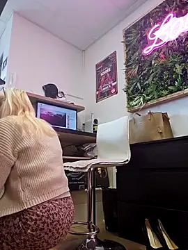 Nathotsexy1 online show from February 18, 9:21 am