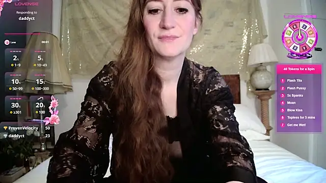 Snapshot of LemmieRed chatting on March 6, 10:20 am LemmieRed online show from March 6, 10:20 am