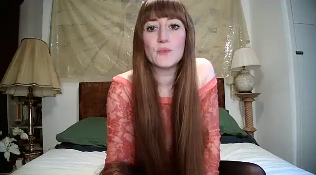 Snapshot of LemmieRed chatting on February 19, 3:49 pm LemmieRed online show from February 19, 3:49 pm