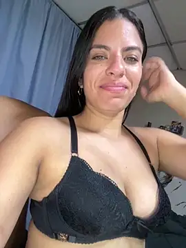 roman and jessie online show from March 11, 8:08 am