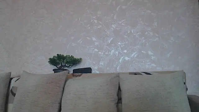 Amy August online show from May 17, 9:09 am