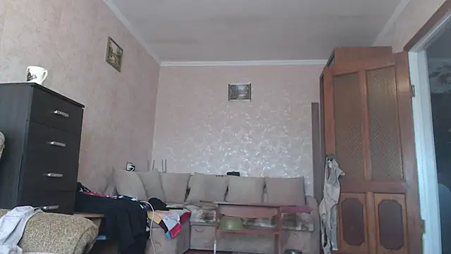 Snapshot of Amy_August chatting on February 9, 12:03 pm Amy August online show from February 9, 12:03 pm