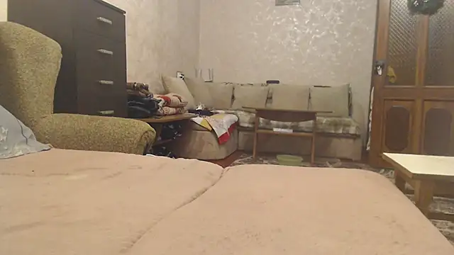 Amy August online show from March 22, 6:09 pm