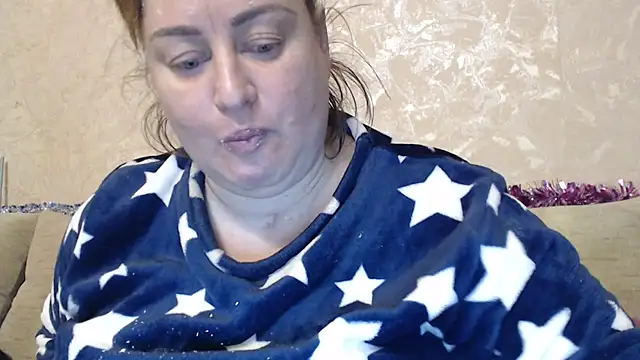 Amy August online show from December 15, 3:01 am