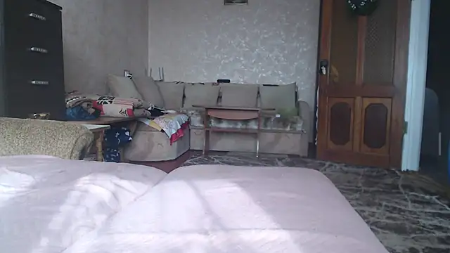 Amy August online show from March 21, 12:31 pm