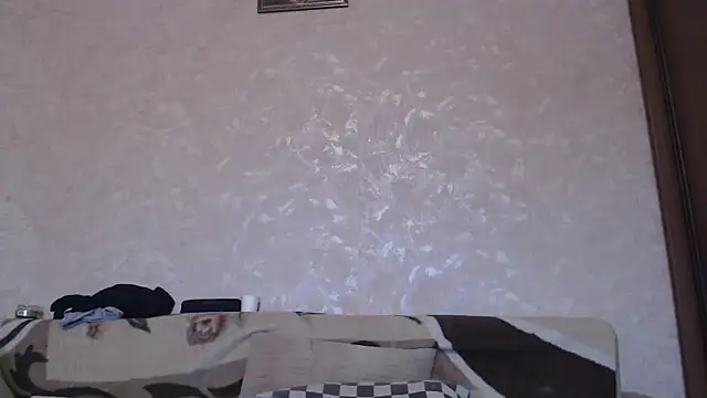 Snapshot of Amy_August chatting on November 1, 8:19 am Amy August online show from November 1, 8:19 am