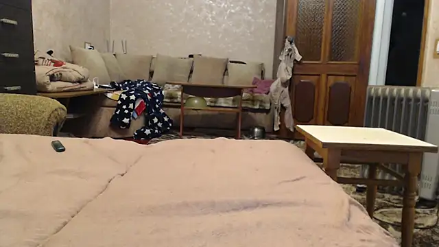 Snapshot of Amy_August chatting on February 5, 5:03 am Amy August online show from February 5, 5:03 am