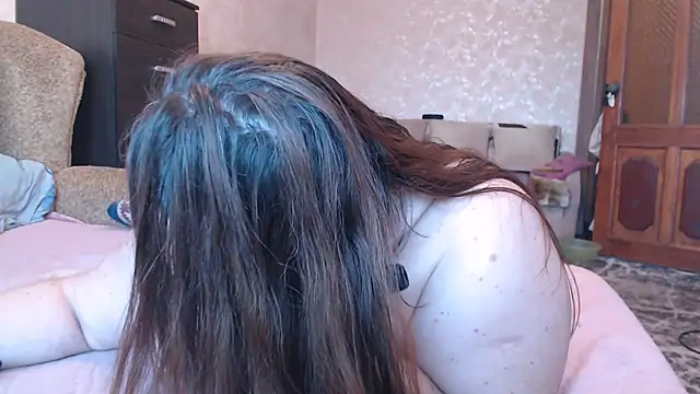 Snapshot of Amy_August chatting on February 1, 7:17 am Amy August online show from February 1, 7:17 am