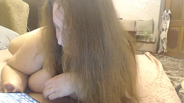 Snapshot of Amy_August chatting on February 21, 8:00 pm Amy August online show from February 21, 8:00 pm