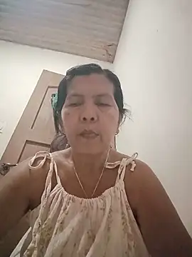 Snapshot of TropicalFlower chatting on May 24, 10:48 am TropicalFlower online show from May 24, 10:48 am