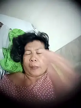 Snapshot of TropicalFlower chatting on November 12, 7:18 pm TropicalFlower online show from November 12, 7:18 pm