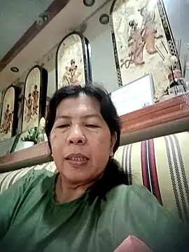 Snapshot of TropicalFlower chatting on October 9, 12:11 am TropicalFlower online show from October 9, 12:11 am