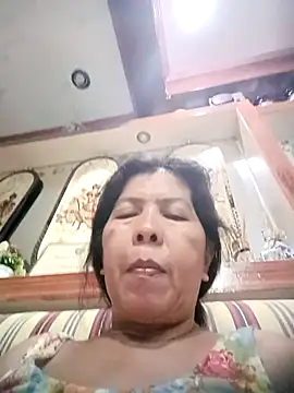 Snapshot of TropicalFlower chatting on October 16, 9:50 am TropicalFlower online show from October 16, 9:50 am