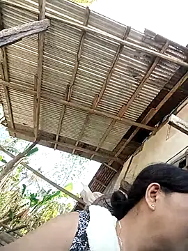 Snapshot of TropicalFlower chatting on December 3, 5:08 am TropicalFlower online show from December 3, 5:08 am