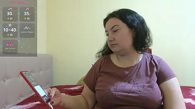 Snapshot of BBW_MILF_4U chatting on March 10, 11:12 am BBW MILF 4U online show from March 10, 11:12 am