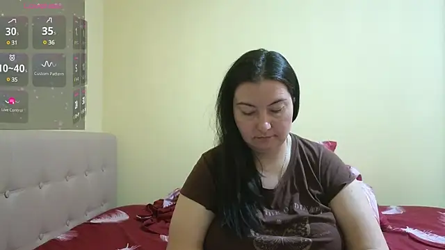 Snapshot of BBW_MILF_4U chatting on March 16, 11:27 am BBW MILF 4U online show from March 16, 11:27 am