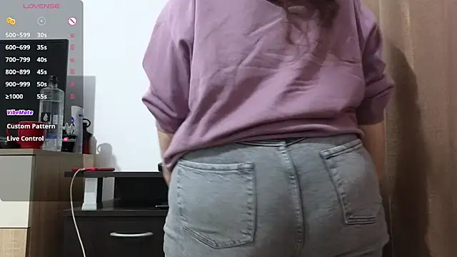 Snapshot of BBW_MILF_4U chatting on April 27, 9:18 am BBW MILF 4U online show from April 27, 9:18 am
