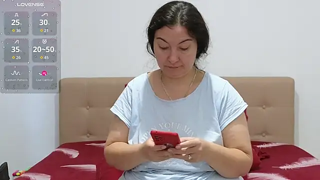 BBW MILF 4U online show from October 23, 6:34 am