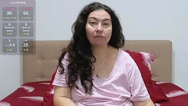 BBW MILF 4U online show from October 27, 7:42 am