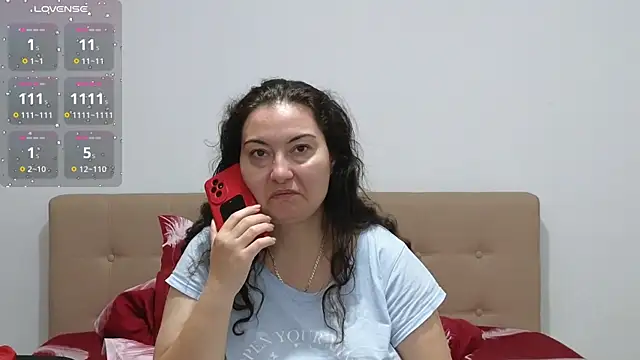 BBW MILF 4U online show from October 24, 7:51 am