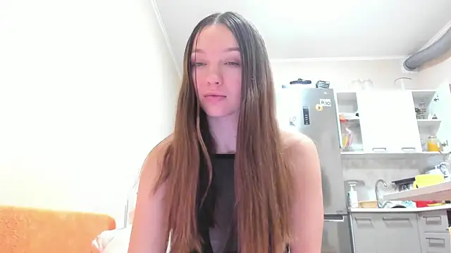 Snapshot of Naughty_Molly chatting on December 4, 4:06 pm Naughty Molly online show from December 4, 4:06 pm