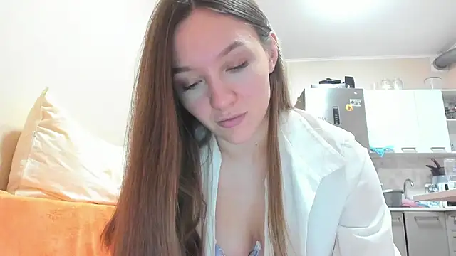 Snapshot of Naughty_Molly chatting on October 28, 4:17 pm Naughty Molly online show from October 28, 4:17 pm