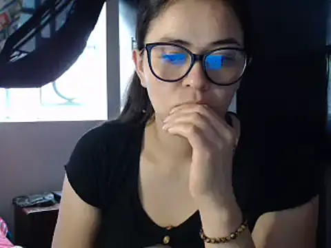 mayhott2 online show from February 5, 6:37 pm
